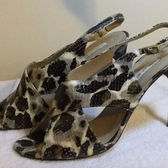 Diane von Furstenberg Graphic Open-Toe Slingback Heels in Snakeskin (8.5B) - Picture 5 of 10